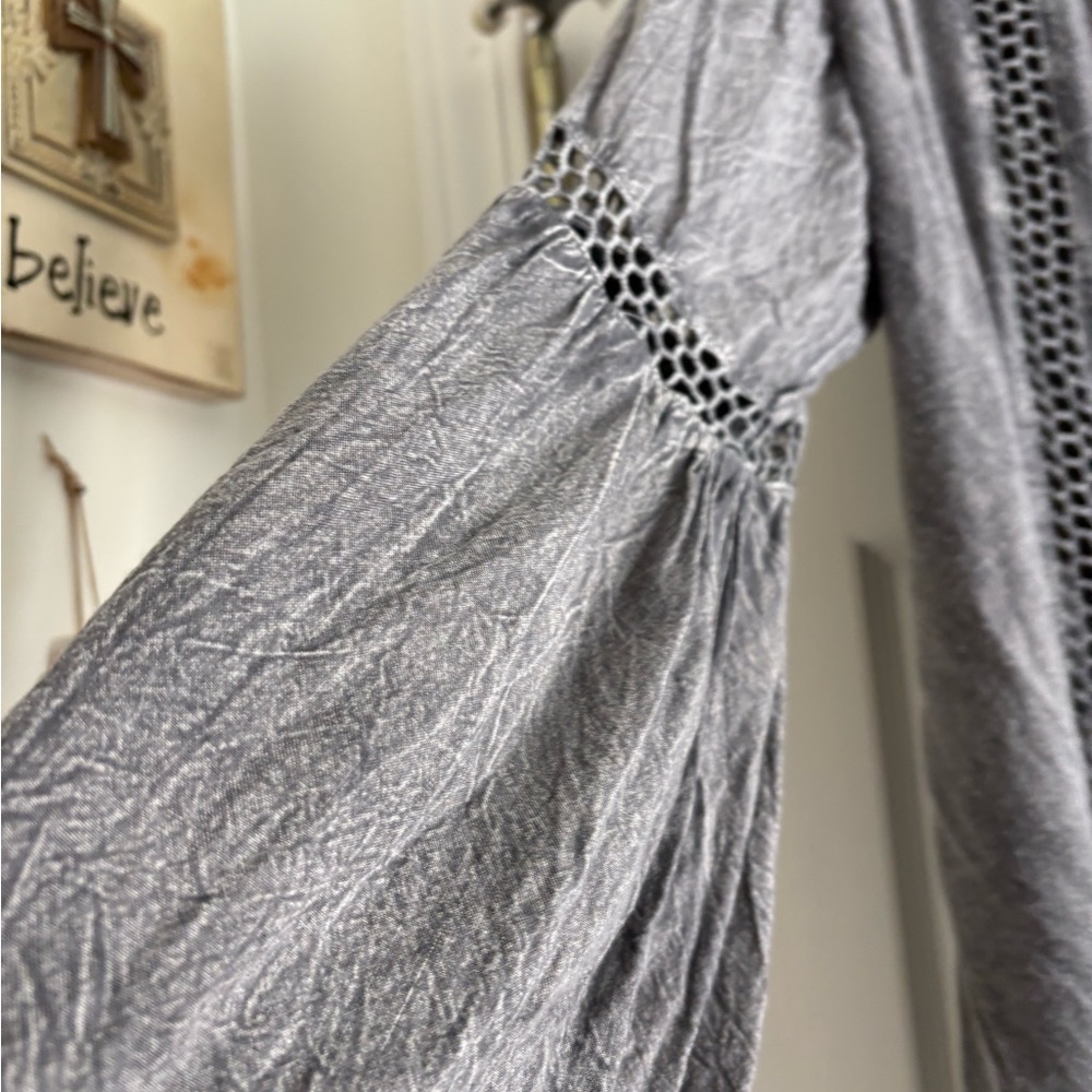 S R Fashion Charcoal Button-Up Blouse - Picture 7 of 8